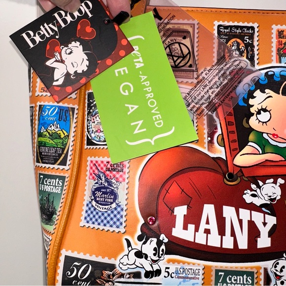 🎉HostPick🎉 Betty Boop LANY Shoulder Bag NWT - RARE, unique postage stamp design - Picture 12 of 16
